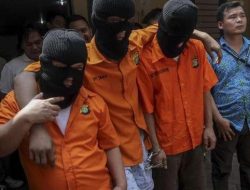 Polisi Cek TKP Curanmor di Ciputat Timur