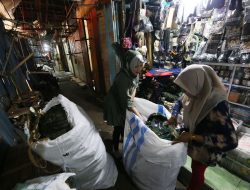 Detik-detik Mencekam Pedagang Pasar Senen Listrik Padam, Kabur Takut Dijarah