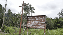 Palang Adat dan Salib Merah, Cara Masyarakat Papua Menolak Perampasan Tanah